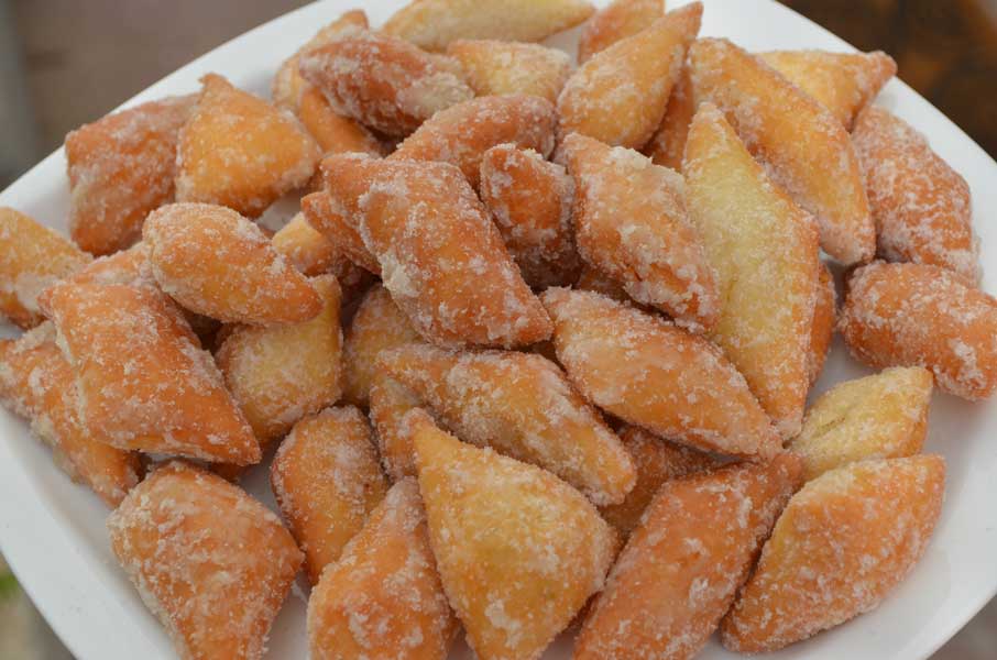 Little Donuts Ered In Frosted Sugar